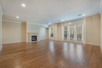 Building Photo - 6405 Bandera Ave