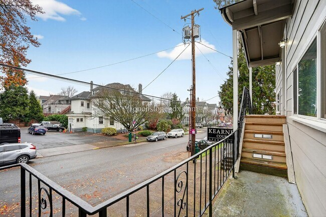 Foto del edificio - Charming 1 Bedroom in Portland’s Nob Hill Neighborhood