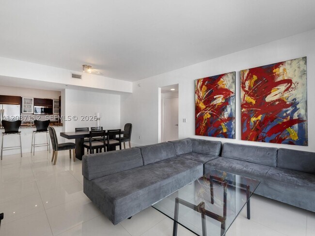 Building Photo - 950 Brickell Bay Dr