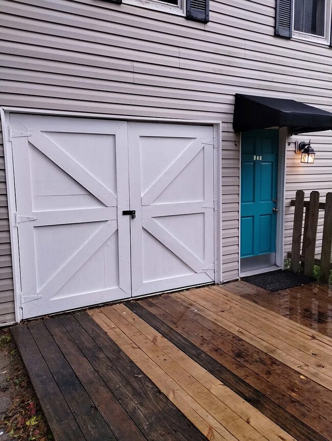 Foto del edificio - 829 N Oleander Ave