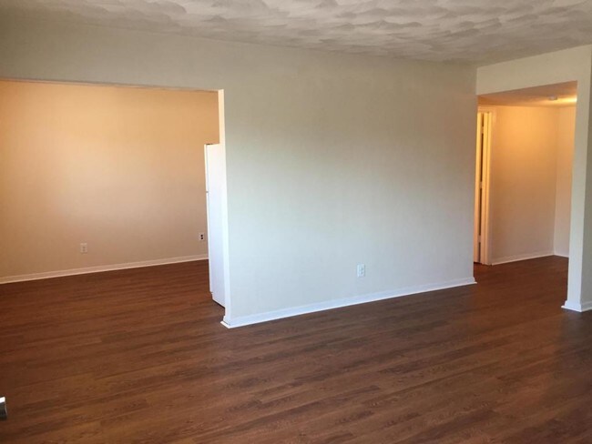 Building Photo - 910 Whitemarsh Road, Unit B