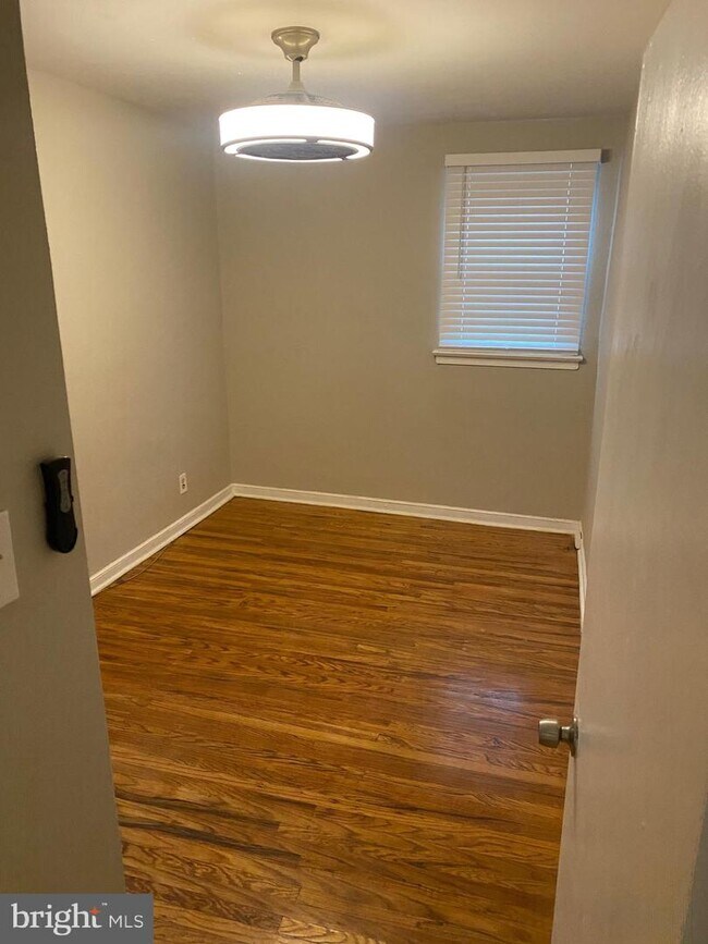 Building Photo - 8304 Pickering Ave
