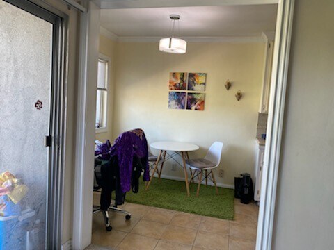 Comedor - 423 Pier Ave