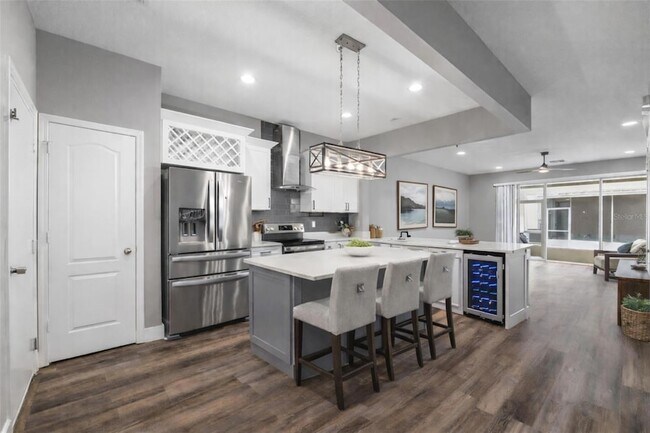 Building Photo - 26532 Castleview Way