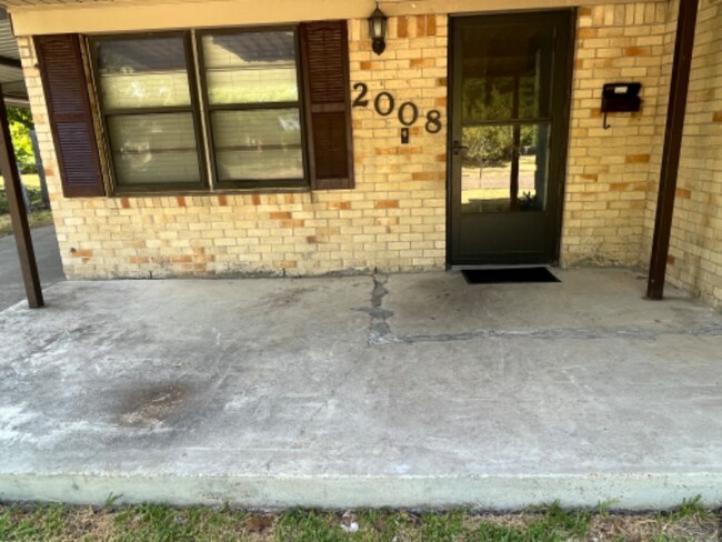 Foto del edificio - 2008 Millie Dr