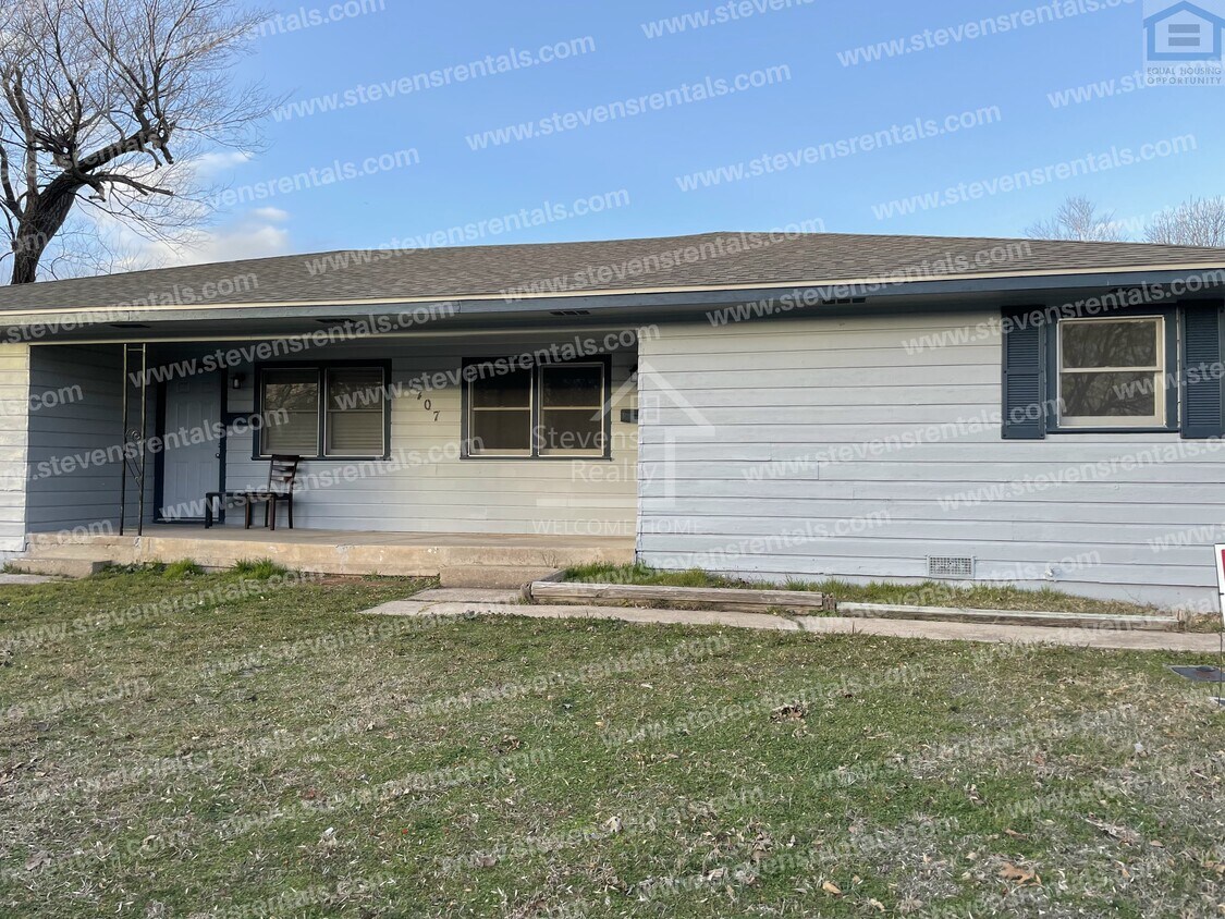 1707 NW Lindy Ave Unit A, Lawton, OK 73507 Room for Rent in Lawton