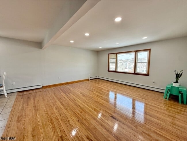 Building Photo - 30 Cottage Pl