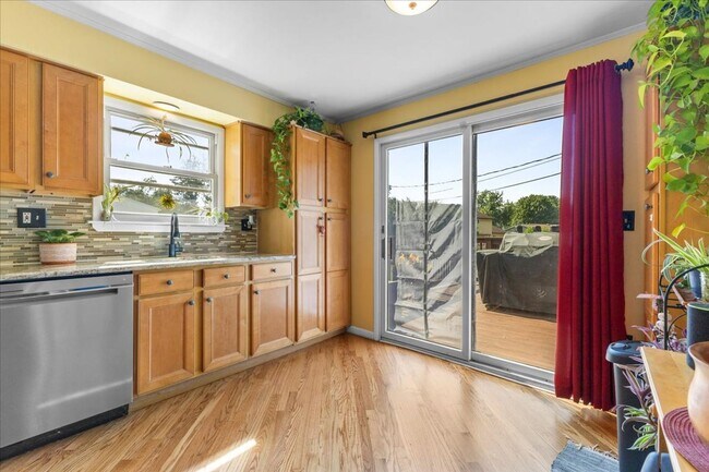 Foto del edificio - Beautiful Detached Home in Prime Salisbury...