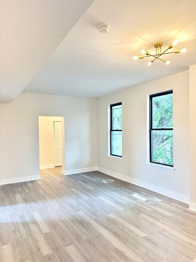 Foto del edificio - 3006 W 23rd St