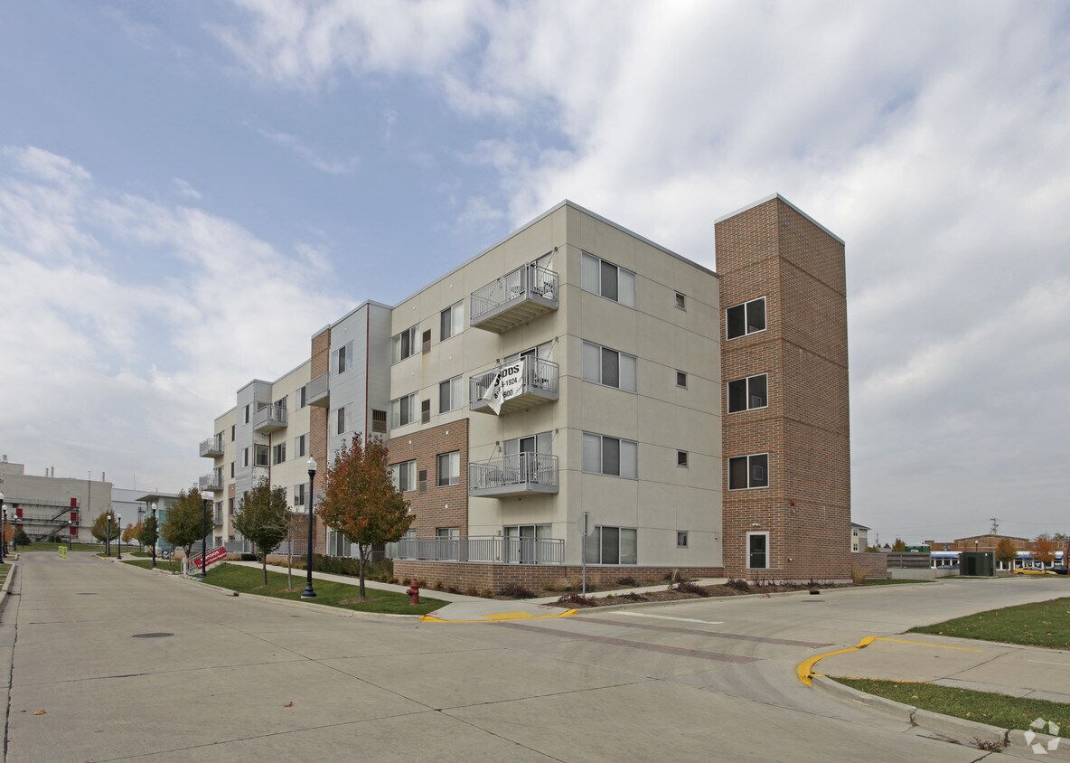 3540 Library Dr, Cudahy, WI 53110 Apartments in Cudahy, WI