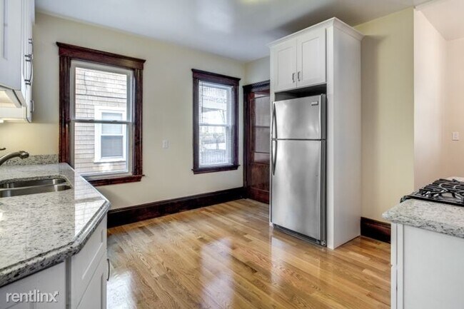 Foto del edificio - 2 br, 1 bath Apartment - 5 Althea St 1 Unit 1