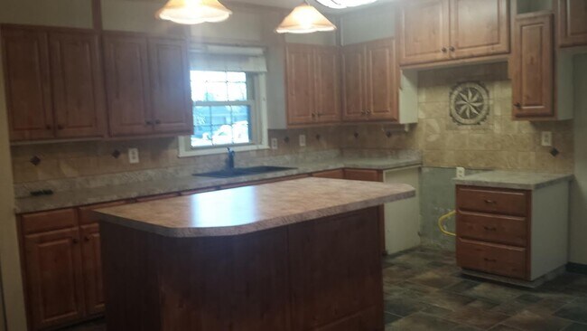 Foto del edificio - UPDATED  SOUTHWEST HOME 3/2/2