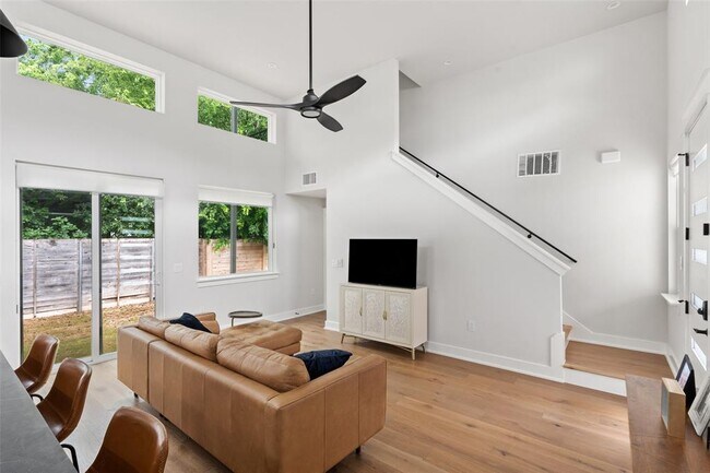 Foto del edificio - 2713 Stacy Ln