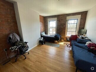 Building Photo - 18 Perrin St