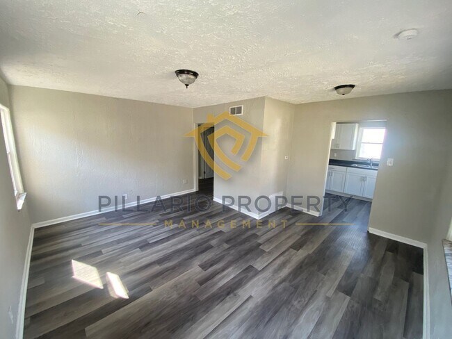 Foto del edificio - Cute and Cozy, 2 Bedroom/1 Bathroom, All B...