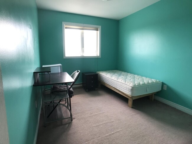 Building Photo - 24 Edgecombe Dr