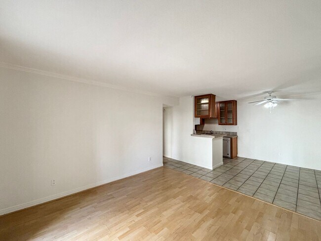 Foto del edificio - Charming 2BD/2BA Condo in La Mesa W/ A/C, ...