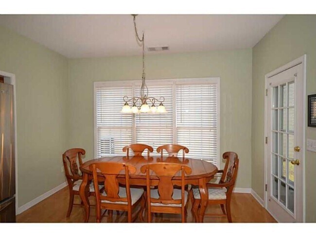 Foto del edificio - 2803 Stillwater Park Dr NE