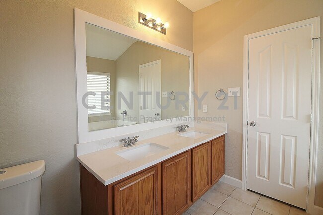 Foto del edificio - Lovely 3/2/2 in N. Fort Worth For Rent!