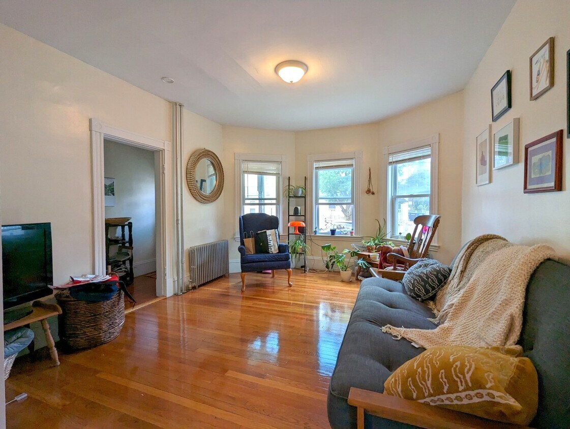 13 Porter St Unit 1, Somerville, MA 02143 13 Porter St Somerville, MA