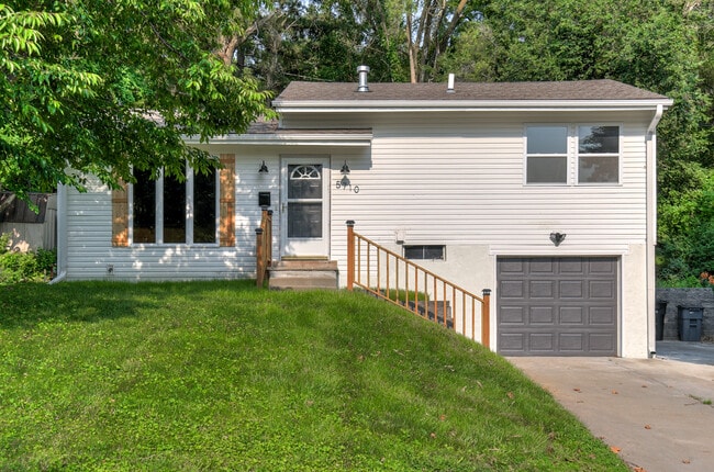 Building Photo - 5710 N 68th St
