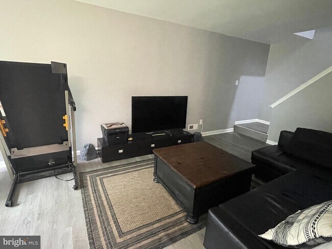 Foto del edificio - 220 Highland Blvd