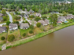 Building Photo - 9219 E Lakeside Dr