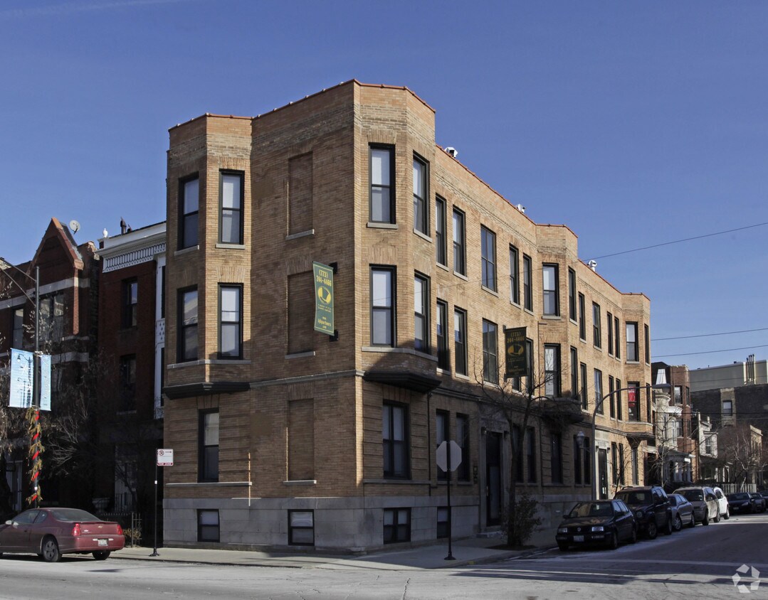 Foto principal - 734-742 W Oakdale Ave
