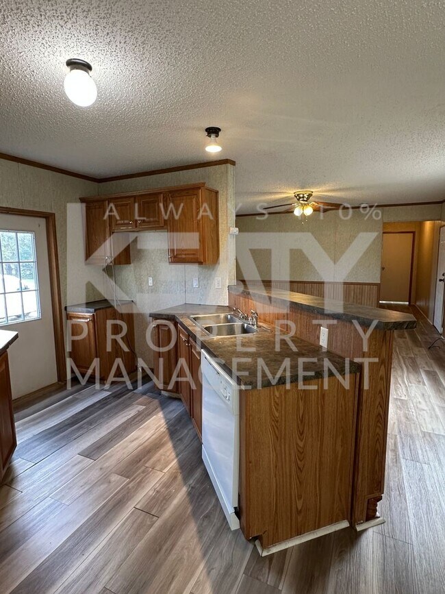 Foto del edificio - 2 bedroom, 2 bath mobile home now available!