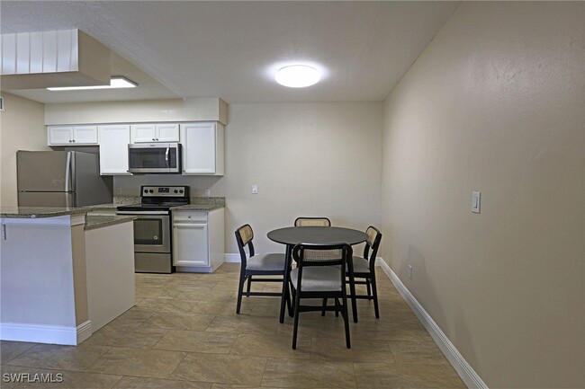 Building Photo - 5327 Summerlin Rd