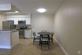 Building Photo - 5327 Summerlin Rd