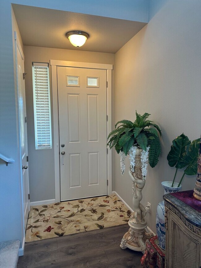 Building Photo - Pristine 4 bedroom home in Summerwood Park...