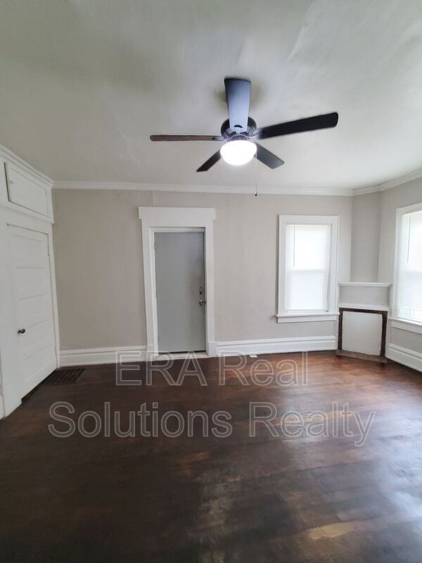 Building Photo - 1623 Franklin Park S