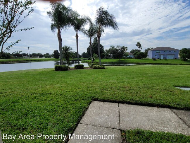 Foto del edificio - 659 Kensington Lake Cir