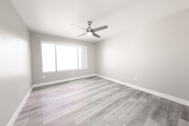 Primary Bedroom - 3425 E Russell Rd