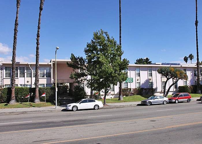 Foto principal - 5050 Woodman Ave
