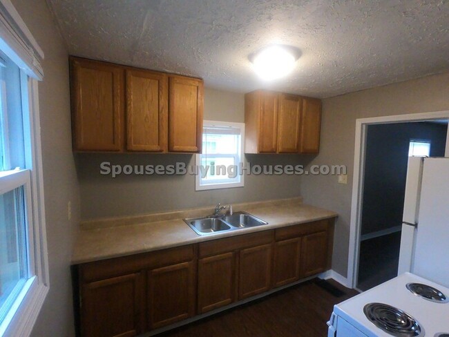 Building Photo - 3509 Brouse Ave