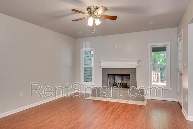 Foto del edificio - 2913 Running Creek Ln