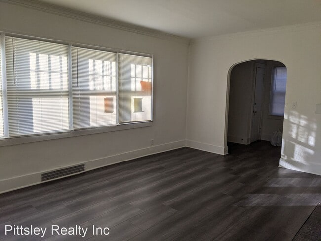 Building Photo - 3 br, 1.5 bath House - 120 John Street