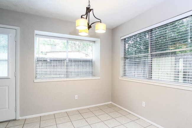 Foto del edificio - 9215 Grandview Park Dr