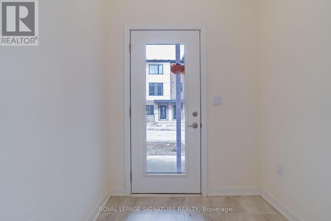 Building Photo - 1695-1695 Dersan St
