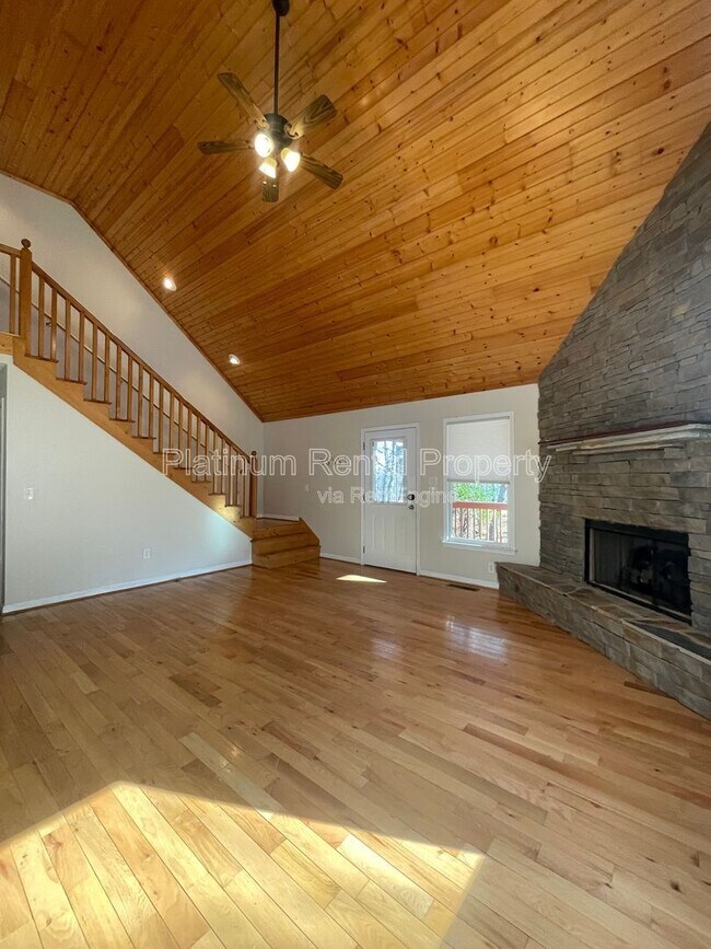 Foto del edificio - 265 Hound Dog Ln