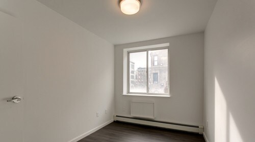 Foto del edificio - 196 E 2nd St