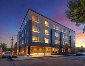 Building Photo - 411 SE 14th Ave