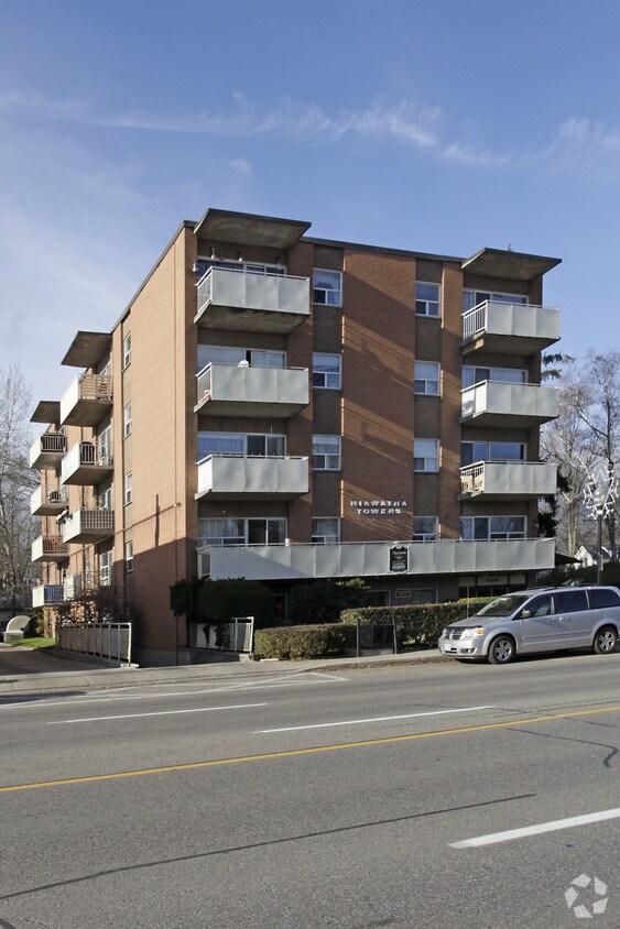 Building Photo - Hiawatha Towers