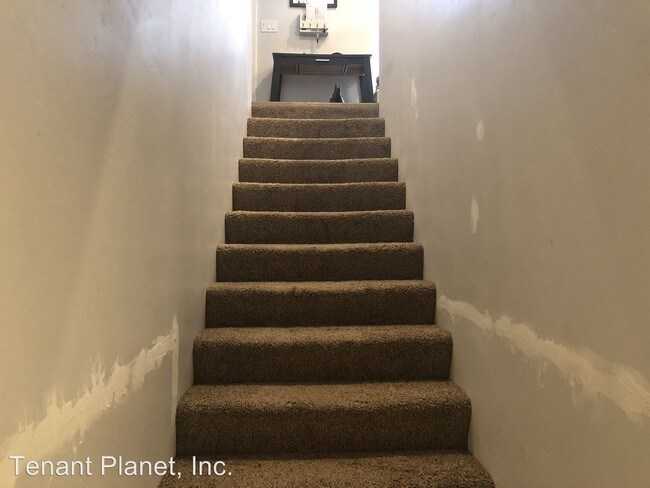 Building Photo - 4 br, 2 bath House - 6425 Shaules Avenue