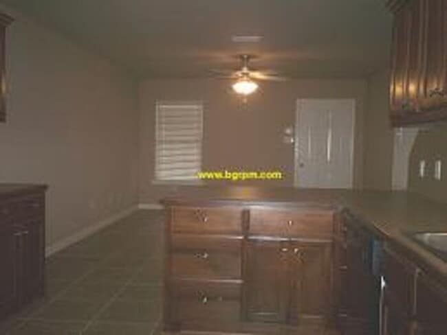 Building Photo - Stanphil Rd. Duplex. 2 BD, 2 BA.