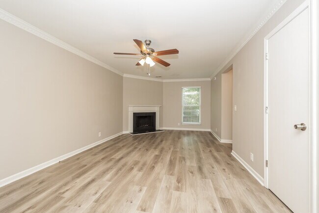 Foto del edificio - 520 Spring Garden Ct