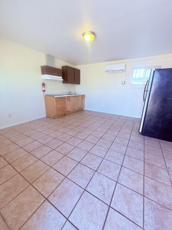 Foto del edificio - 232 W Flores St