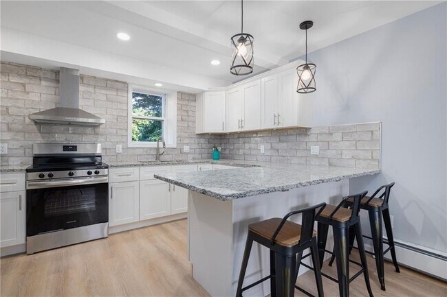 Foto del edificio - 152 Tuckerman Ave